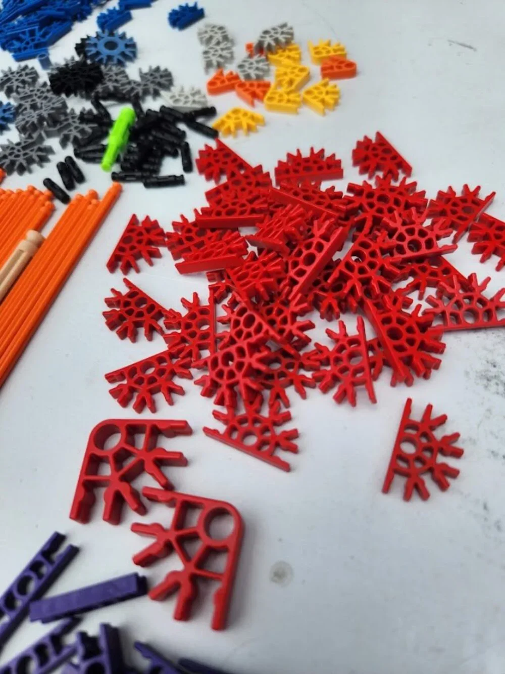 K'NEX Toy Building Set Bulk Lot Mixed Bundle Rods Connectors KNEX STEM Toy Rolle
